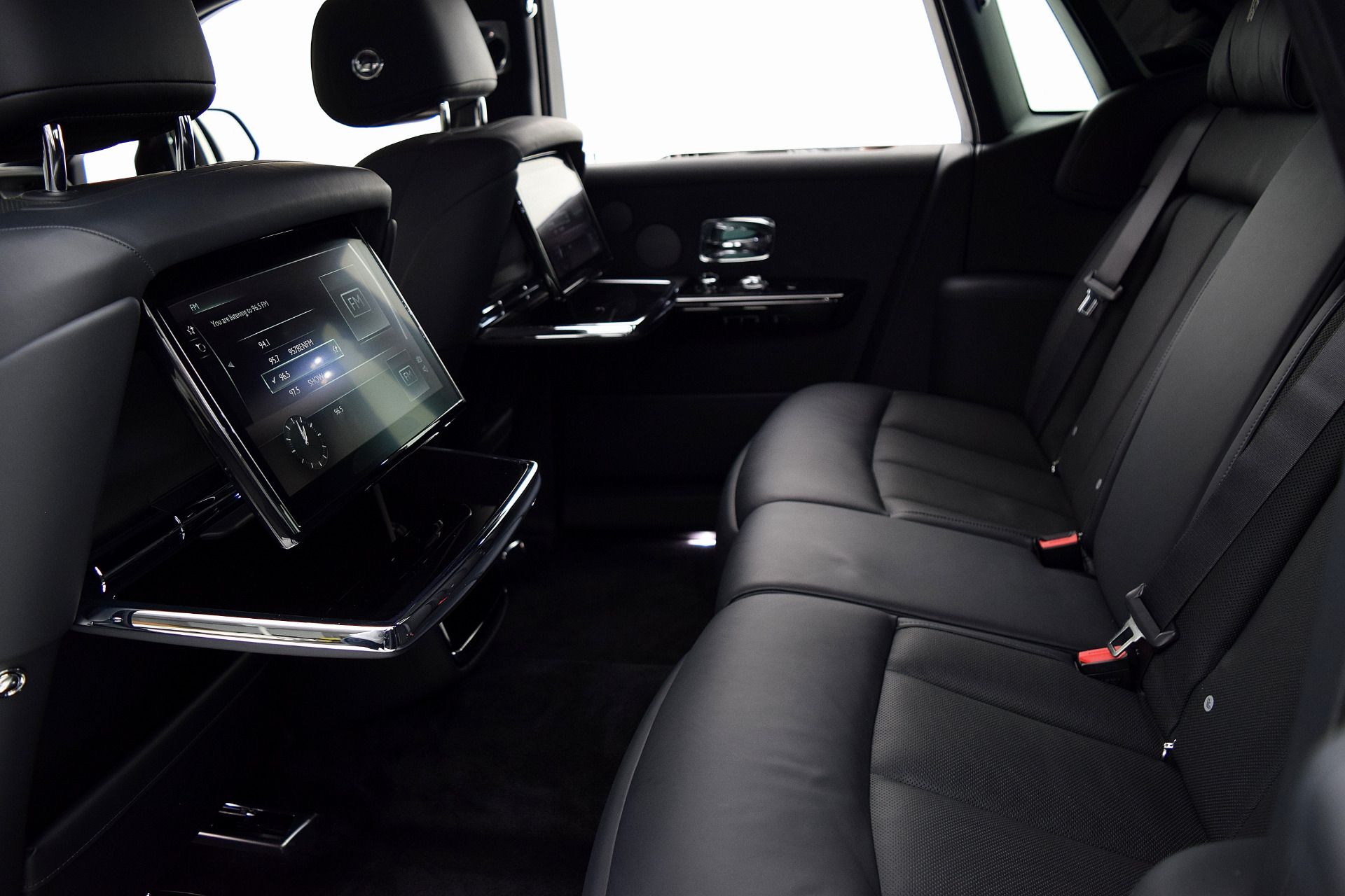 Cars: Best back seats - Rolls-Royce Phantom (1) - CNNMoney.com