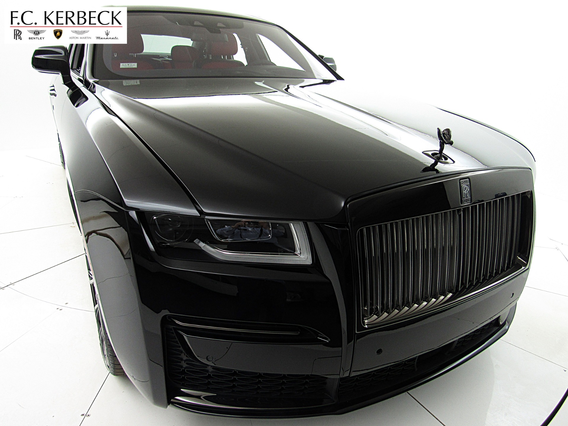 Full vehicle details of 2022 Rolls-Royce Ghost Black Badge Ghost Arctic  White Arctic White Black Badge Technical Fibre Veneer available for sale at  Rolls-Royce Motor Cars Tokyo 4-1 Kioi-Cho,Chiyoda-Ku,Tokyo 102-0094 for €0